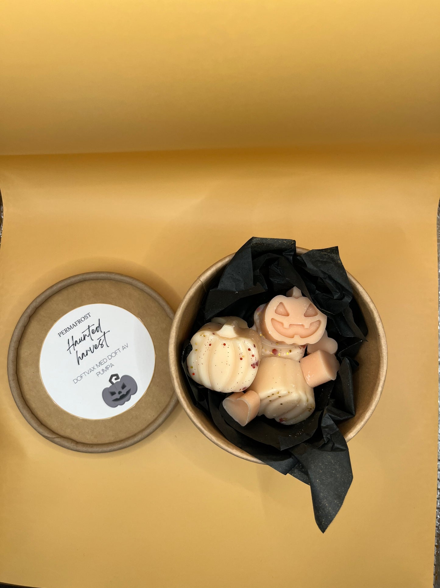 Halloween boo basket